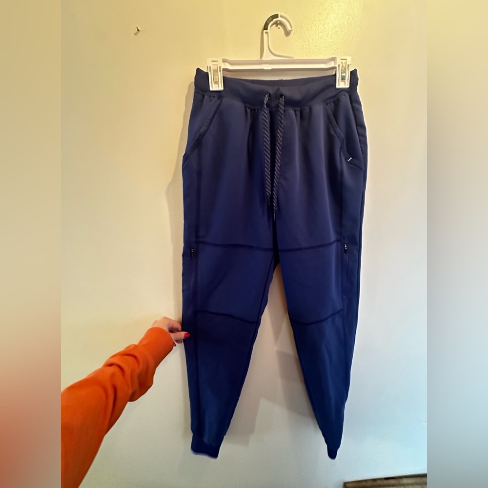 Jaanuu scrub joggers small